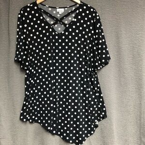 Avenue 22/24 black top with cage neck flutter sleeves with white dots